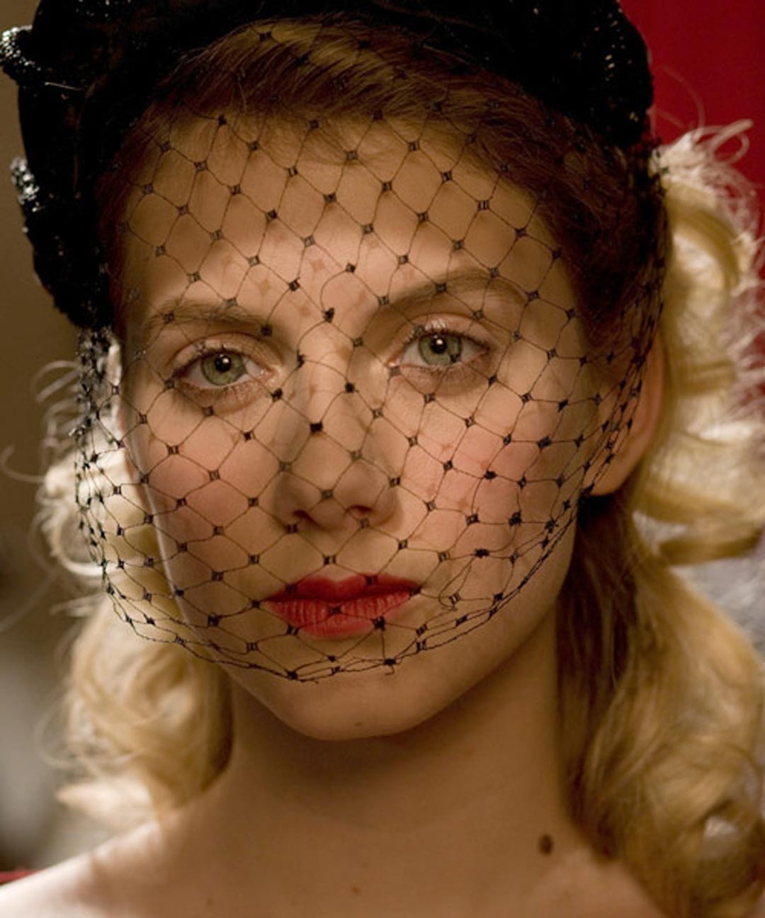 美容| 人人都爱大红唇 电影中的经典红唇时刻