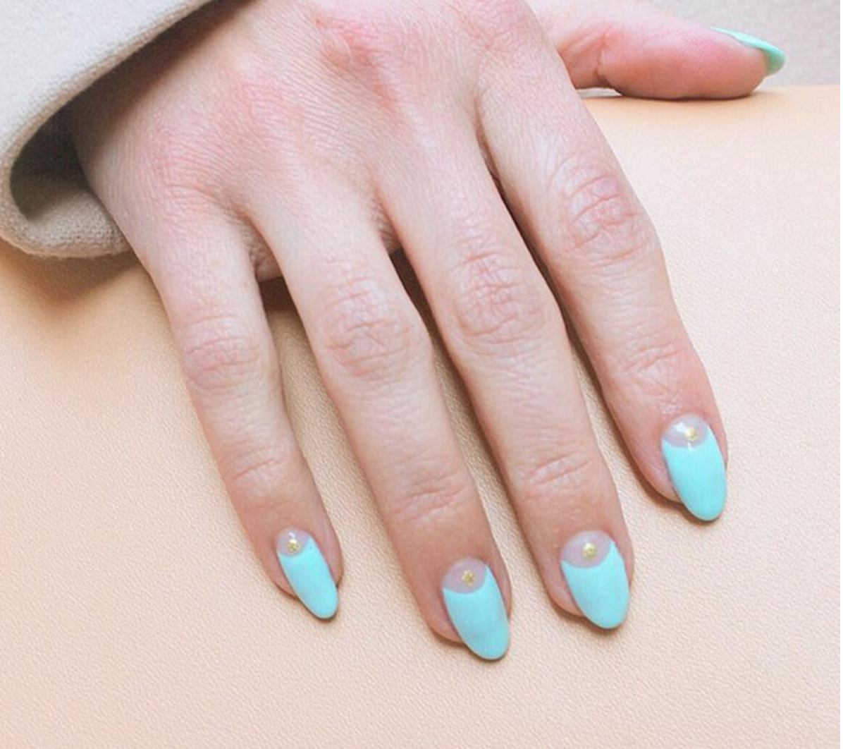 美容| 属于夏日的空白感美甲