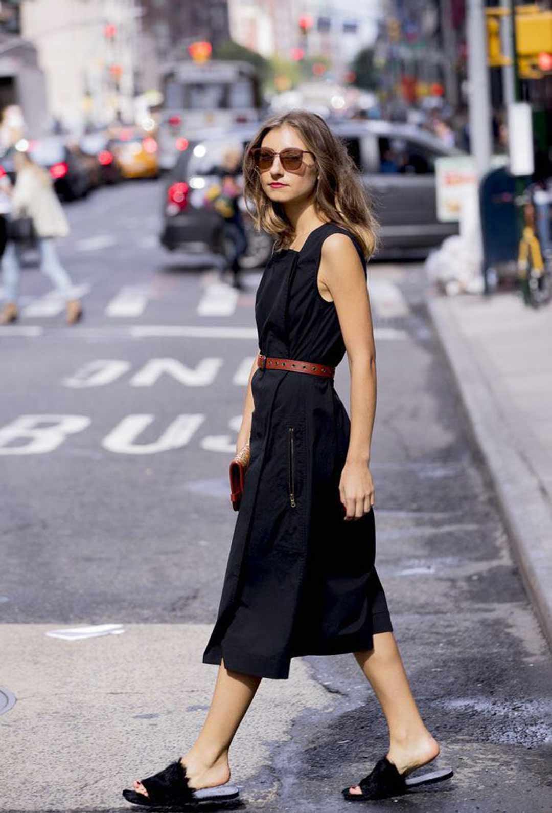 穿搭| 夏天穿连衣裙 还是搭平底鞋最美