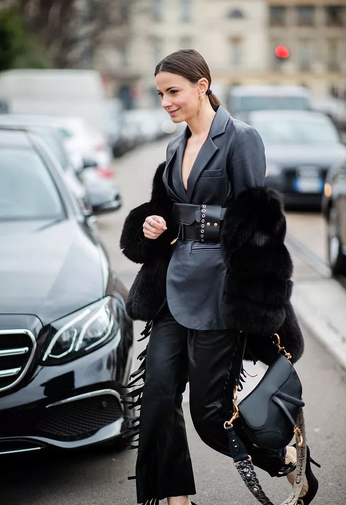 穿搭| dior最值得投资的马鞍包 新季更美了