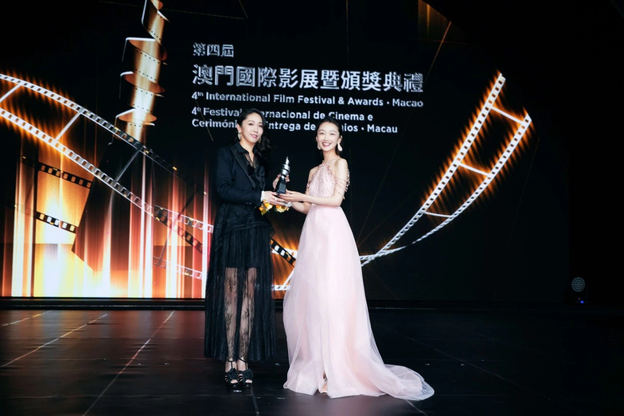 导演:曾国祥 主演:周冬雨,易烊千玺,尹昉,黄觉,吴越,周也